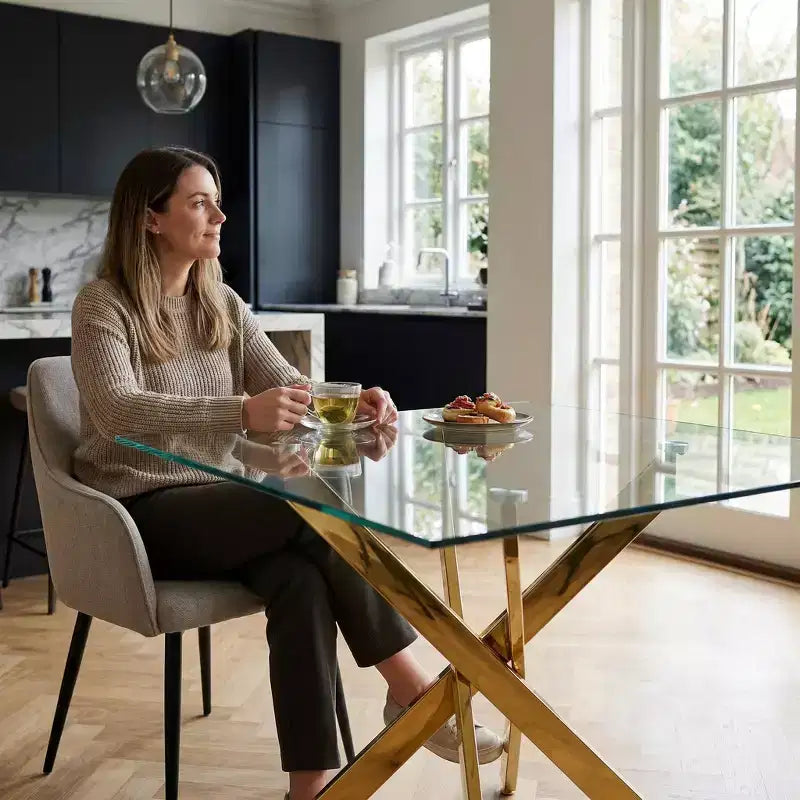 FurnitureR Modern Glass Dining Table with Tempered Glass Top and Gold Metal Base, Contemporary Kitchen Table for Dining Room Apartment Kitchen